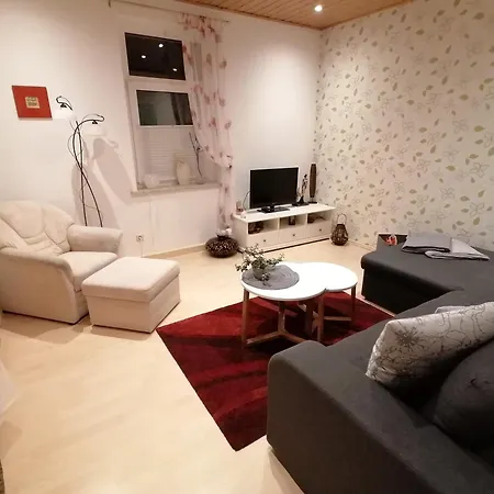 Apartamento In Naehe Zum Sachsenring Am Fusse Zum Erzgebirge Gersdorf (Zwickau)